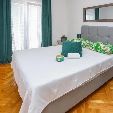 Near With The Balcony * Podstrana