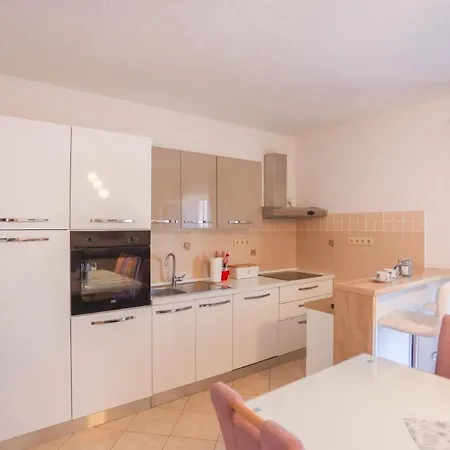 Lägenhet Near With The Balcony Podstrana