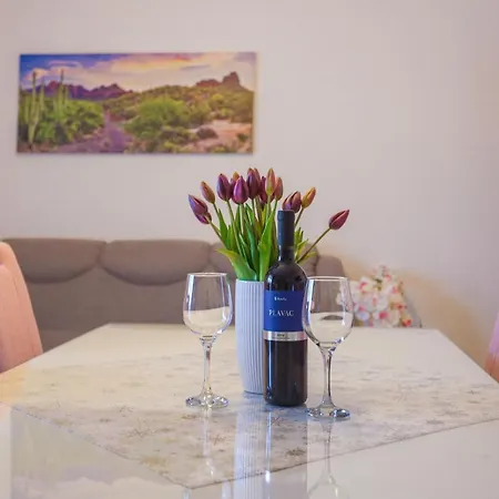 Near With The Balcony Lägenhet Podstrana